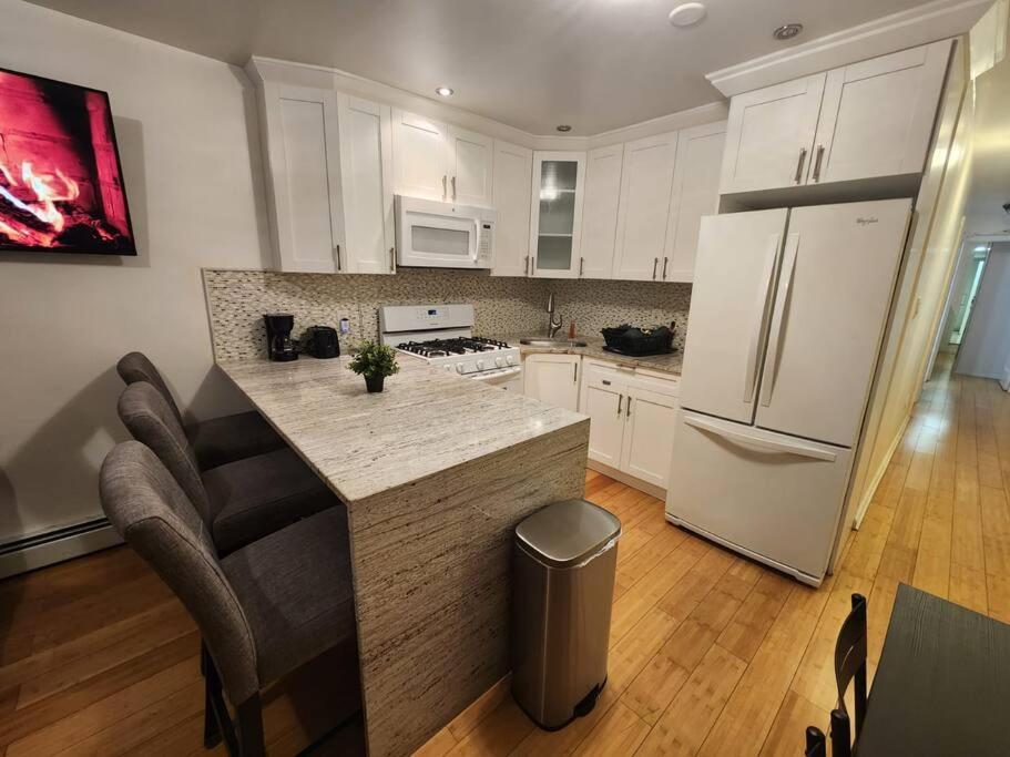 Cosy Modern Home Mins To Nyc! Union City Exterior foto