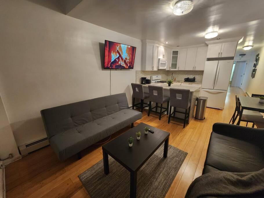 Cosy Modern Home Mins To Nyc! Union City Exterior foto
